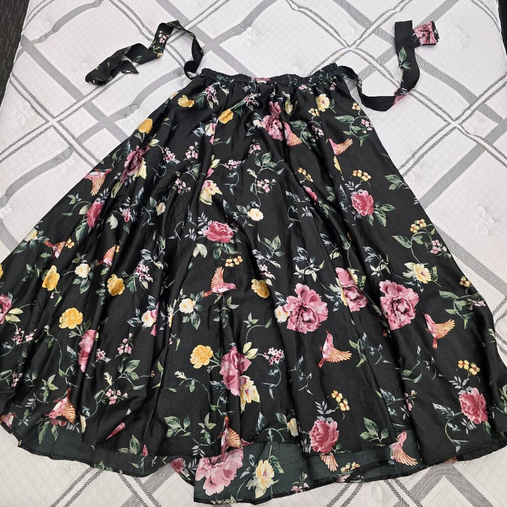 Truly 4 You High-Waisted Black Pleated Maxi Skirt W Floral & Bird Prints - 1x